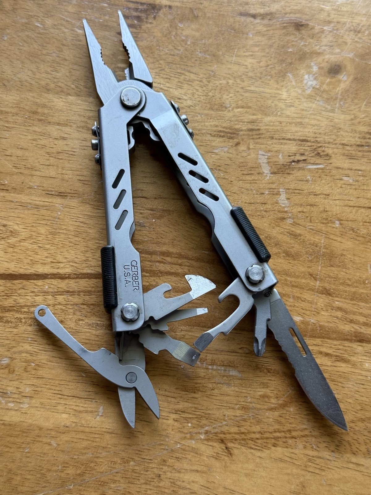 Gerber MP400 Compact Sport Multitool Multi-Plier Stainless Silver Engraved Used
