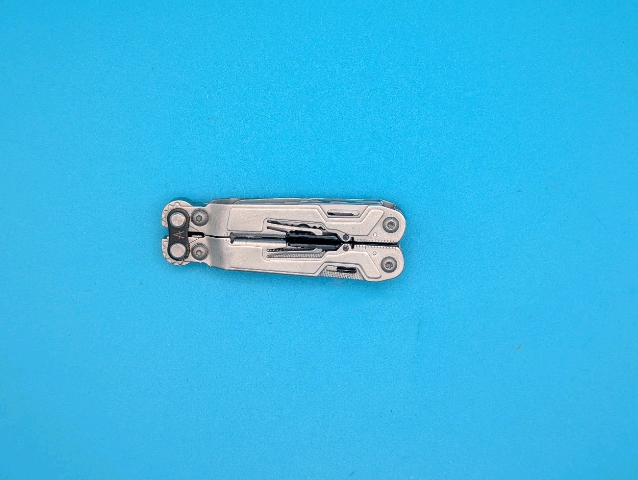 SOG PowerPint Tool Compact Lightweight Silver Multi-Tool!