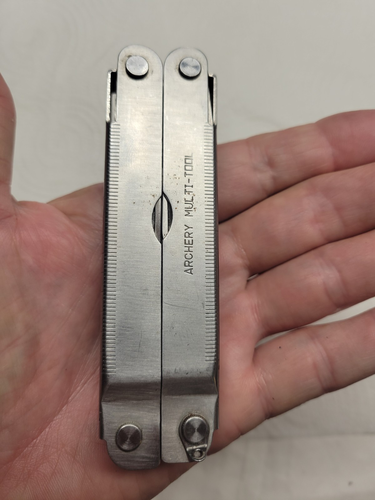 VTG 15 Function GAME TRACKER Archery Multi Tool Knife Nockset Pliers Saw EXC