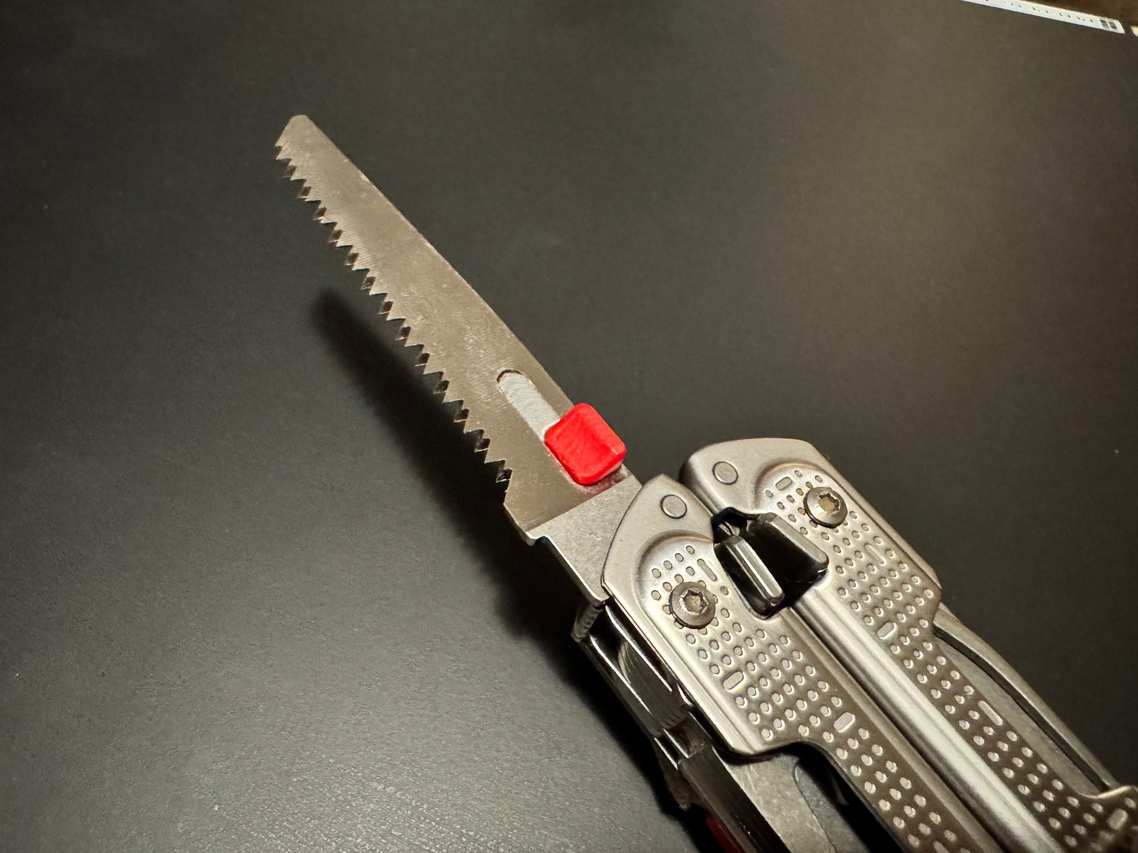 For Leatherman Free P4/P2/ARC – Blade Thumb Grip Tab