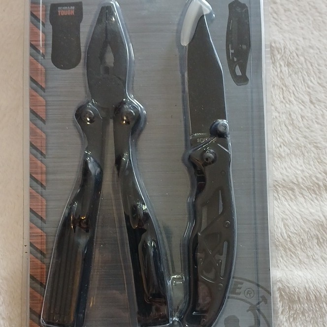 Schrade Knife 20-Tool Multi-Tool Black Pocket Clip w/ Sheath, 3.5in