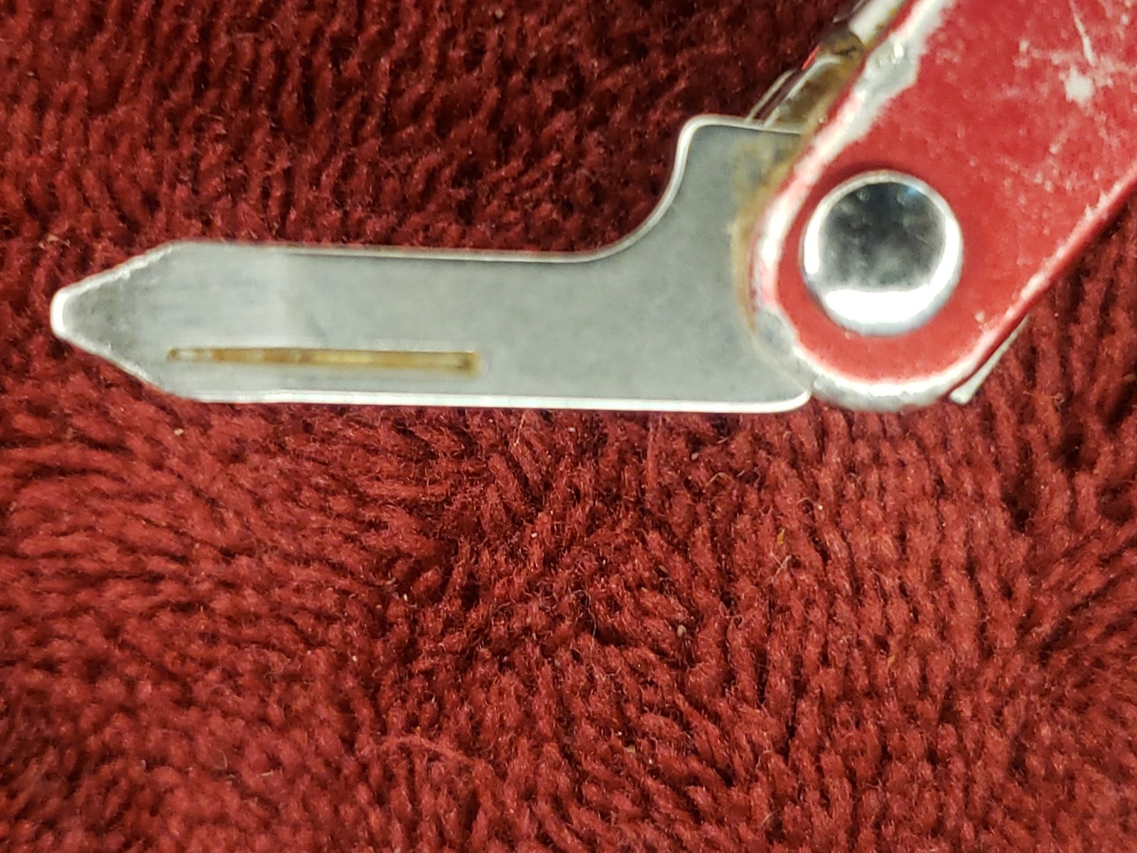 🔪 Leatherman Squirt P4 Multi-Tool Red