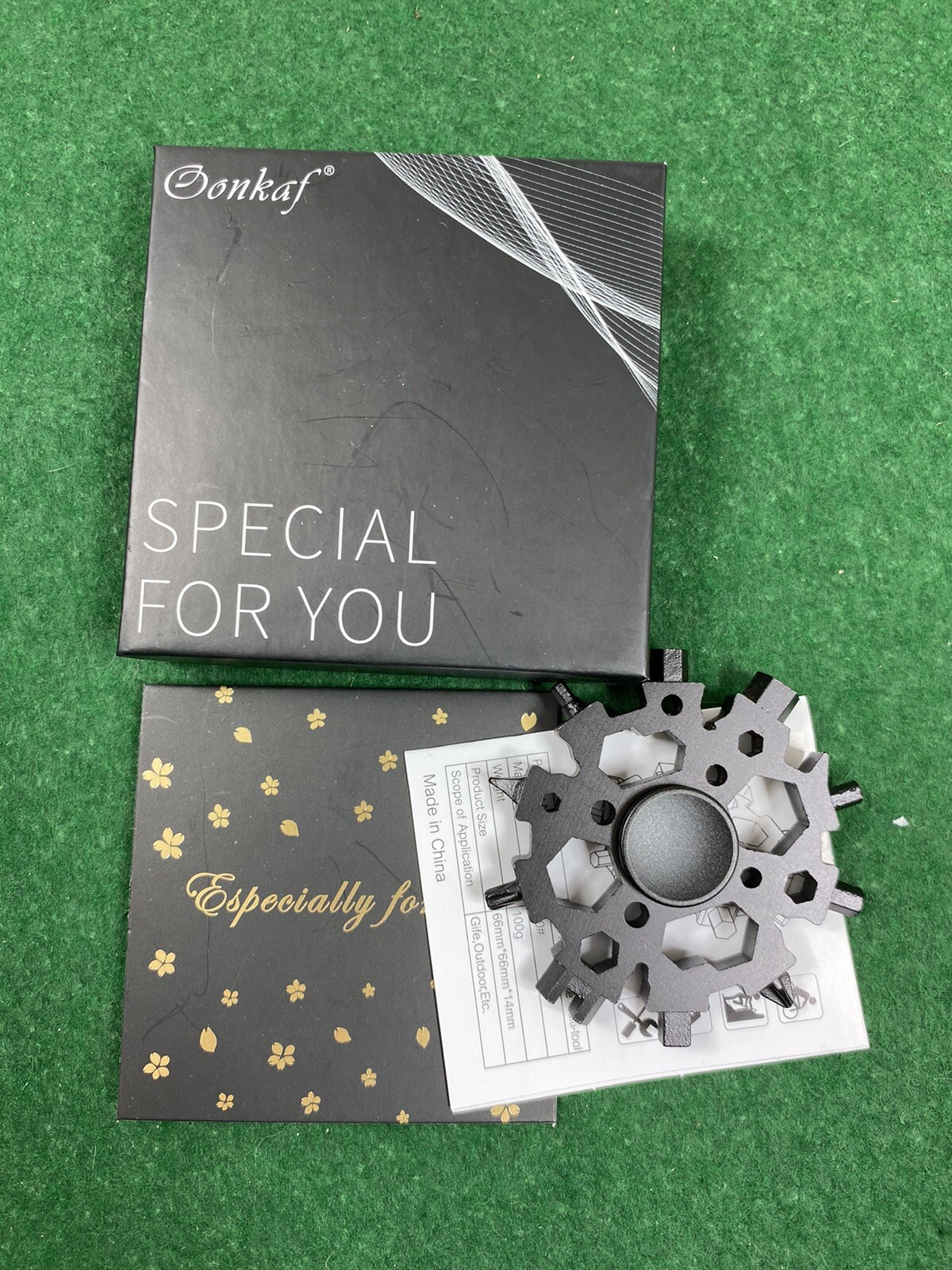 Snowflake Multitool 22 in 1 Snowflake Multi Tool with Fidget Spinners Is a Gift