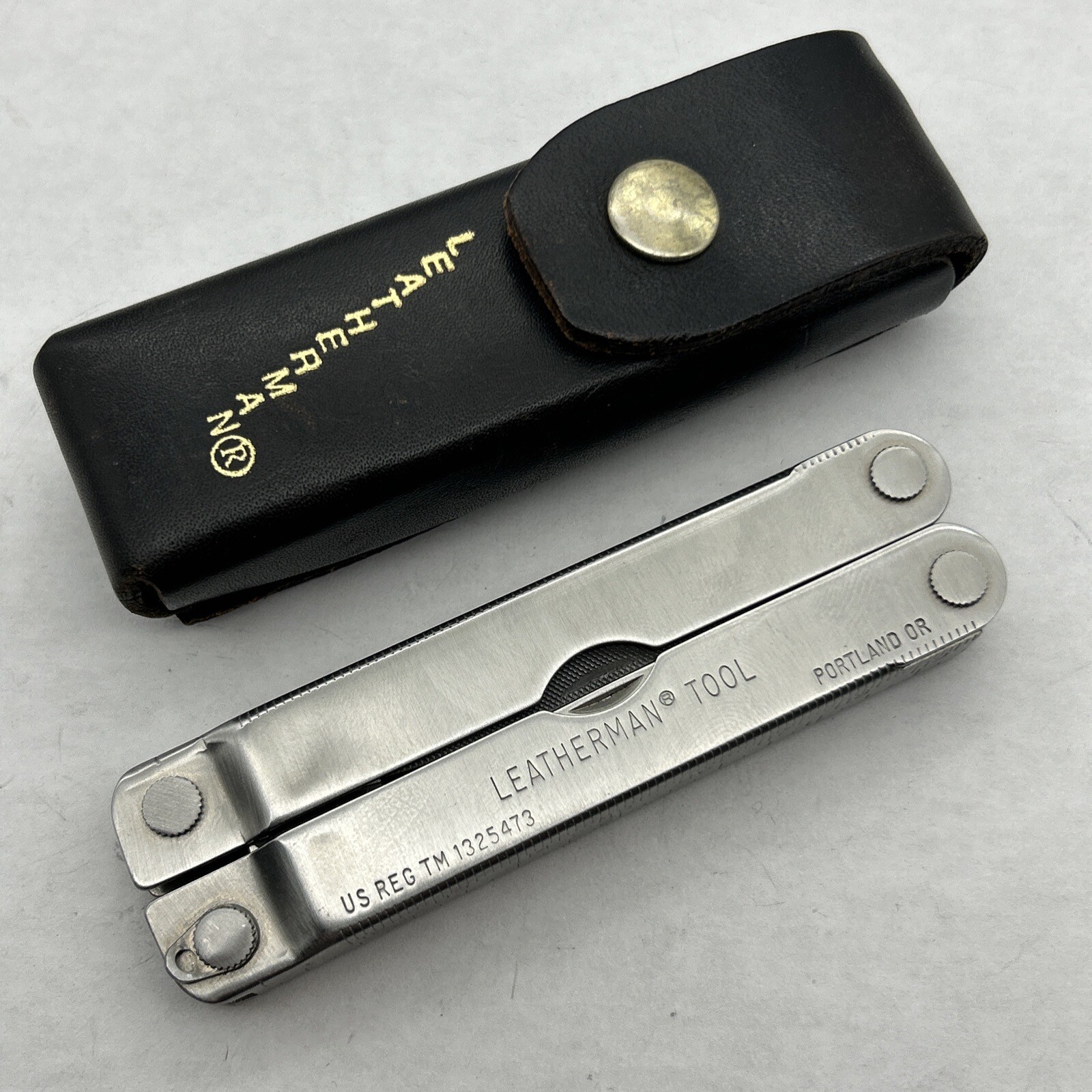 Retired 1995 Leatherman Multi-Tool US Reg TM 1325473 Portland OR w/ Leather Case
