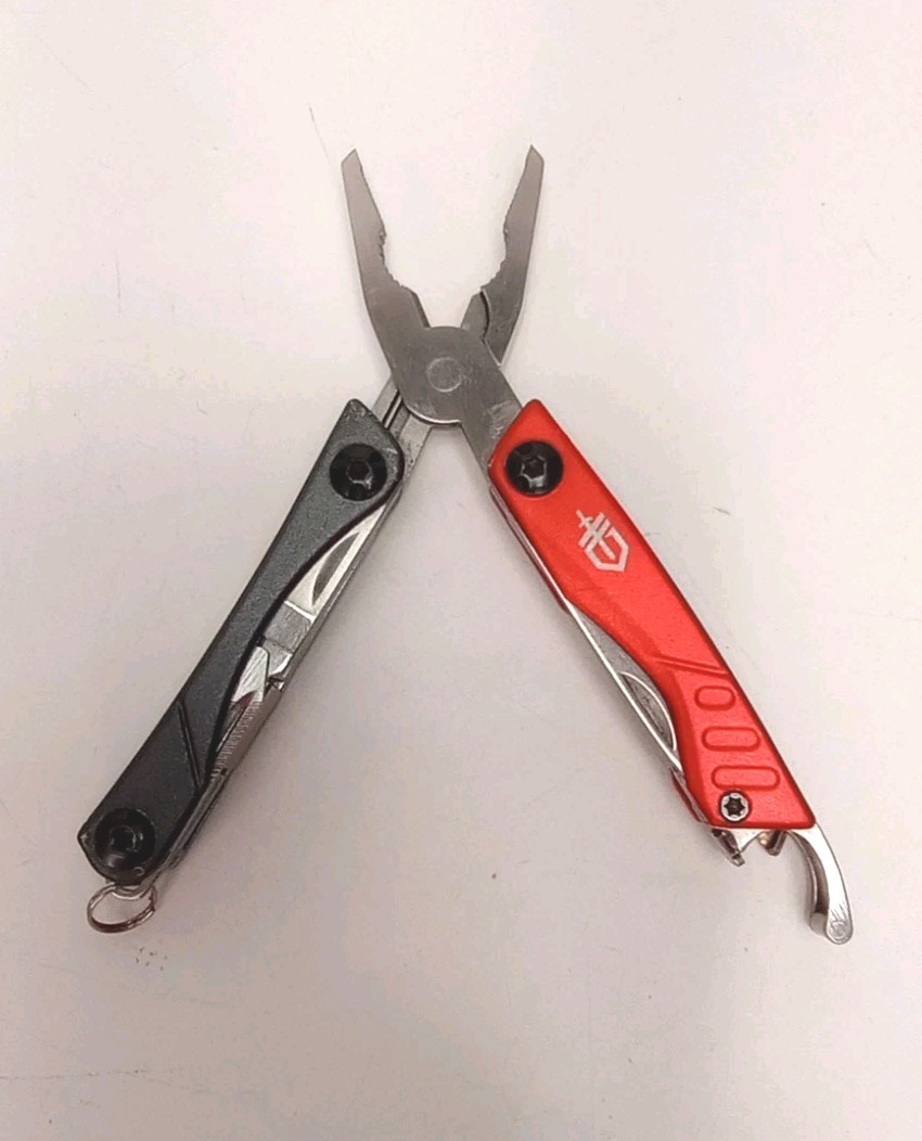 Gerber Dime Mini Multi-Tool, Knife, Pliers, Scissors, Red – Excellent Condition