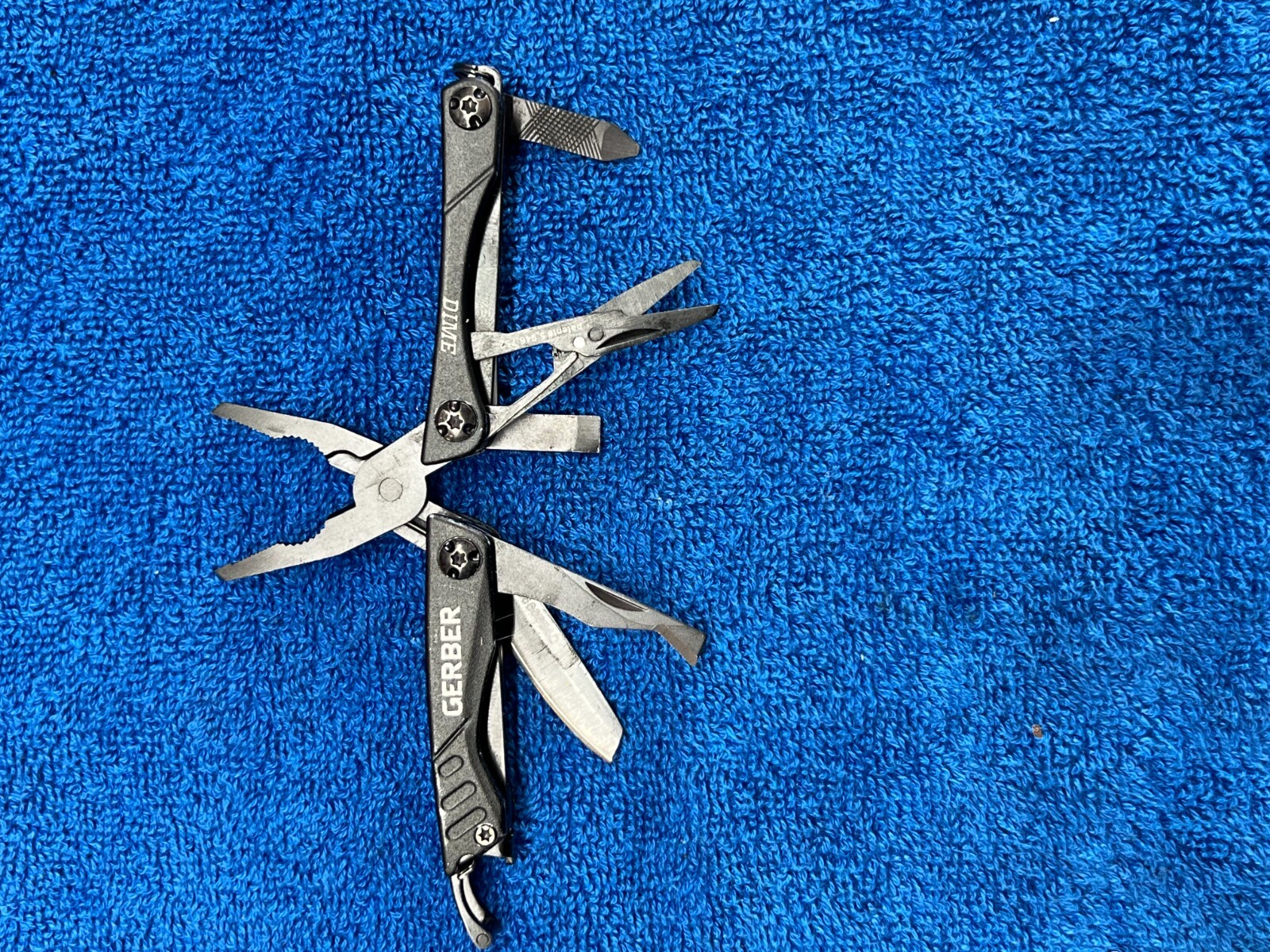 GERBER MICRO MULTI TOOL DIME BLACK COMPACT & LIGHTWEIGHT GENTLY USED 30-G0469