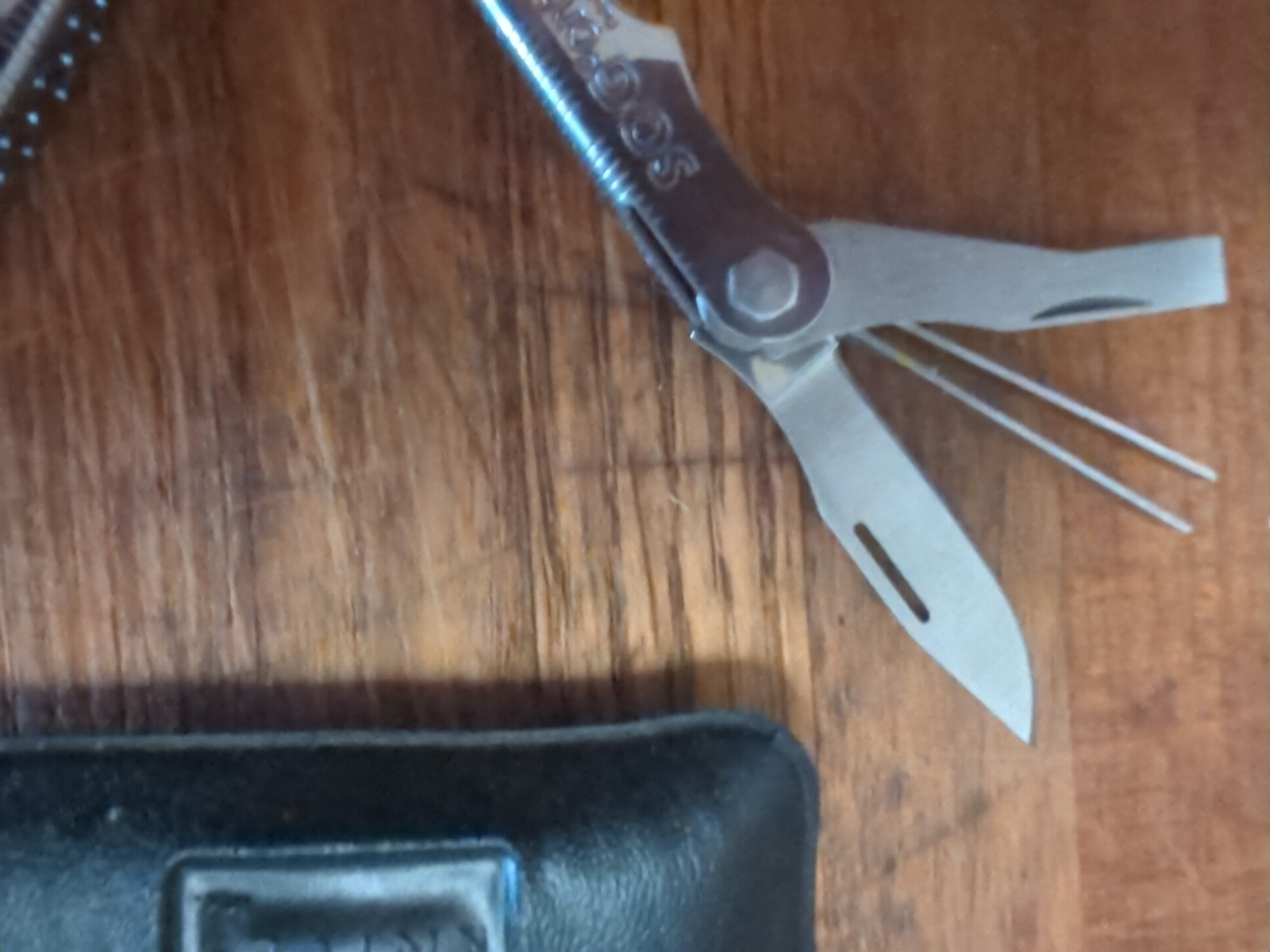 SOG Crosscut Mini Multi-Tool – Tweezers, Toothpick, Scissors, File, Screwdriver