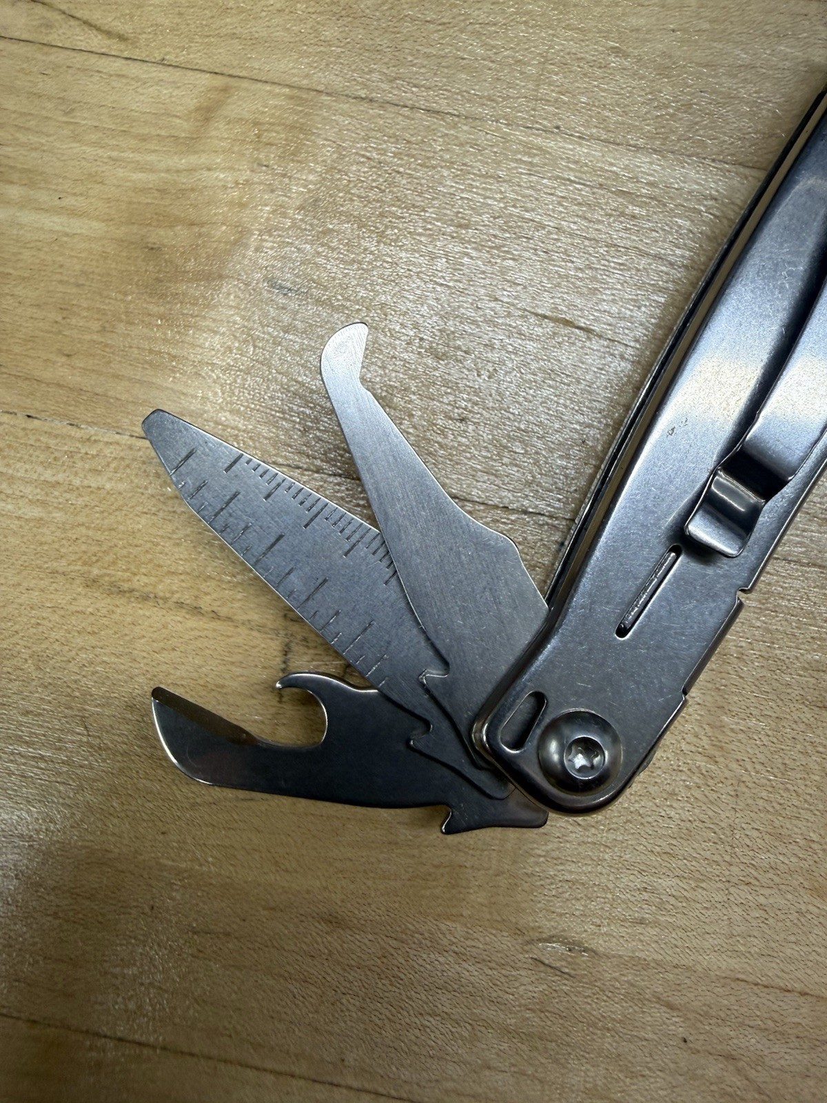 Leatherman Wingman With Clip & Carry Carbon Fiber Sheath