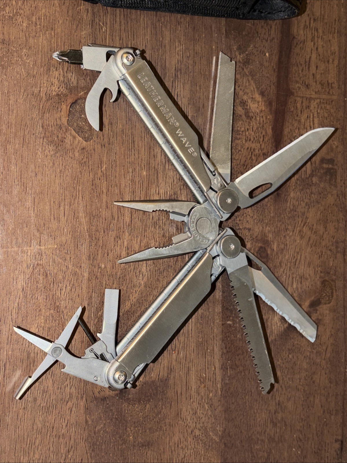 Leatherman Wave Multi-Tool Stainless Steel, with OEM Leather Sheath