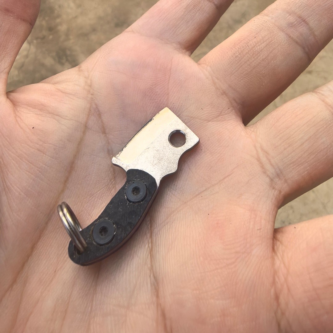 Silvery TC4 Titanium alloy/black nylon EDC Keychain -（old）
