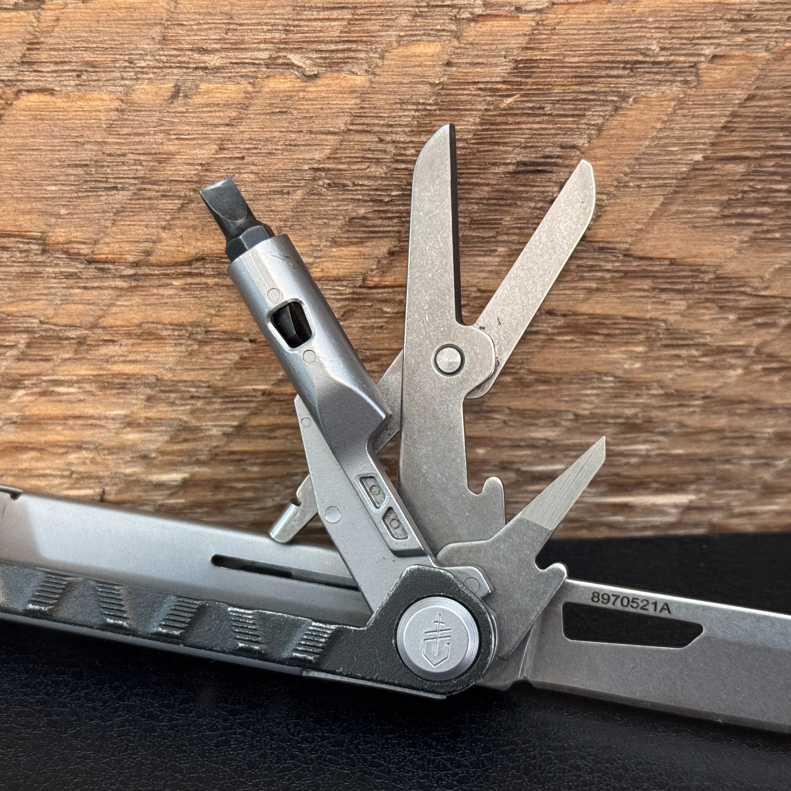GERBER Gear ARMBAR Drive 8-in-1 Pocket Knife Multi-Tool, Black/Silver 8970521A