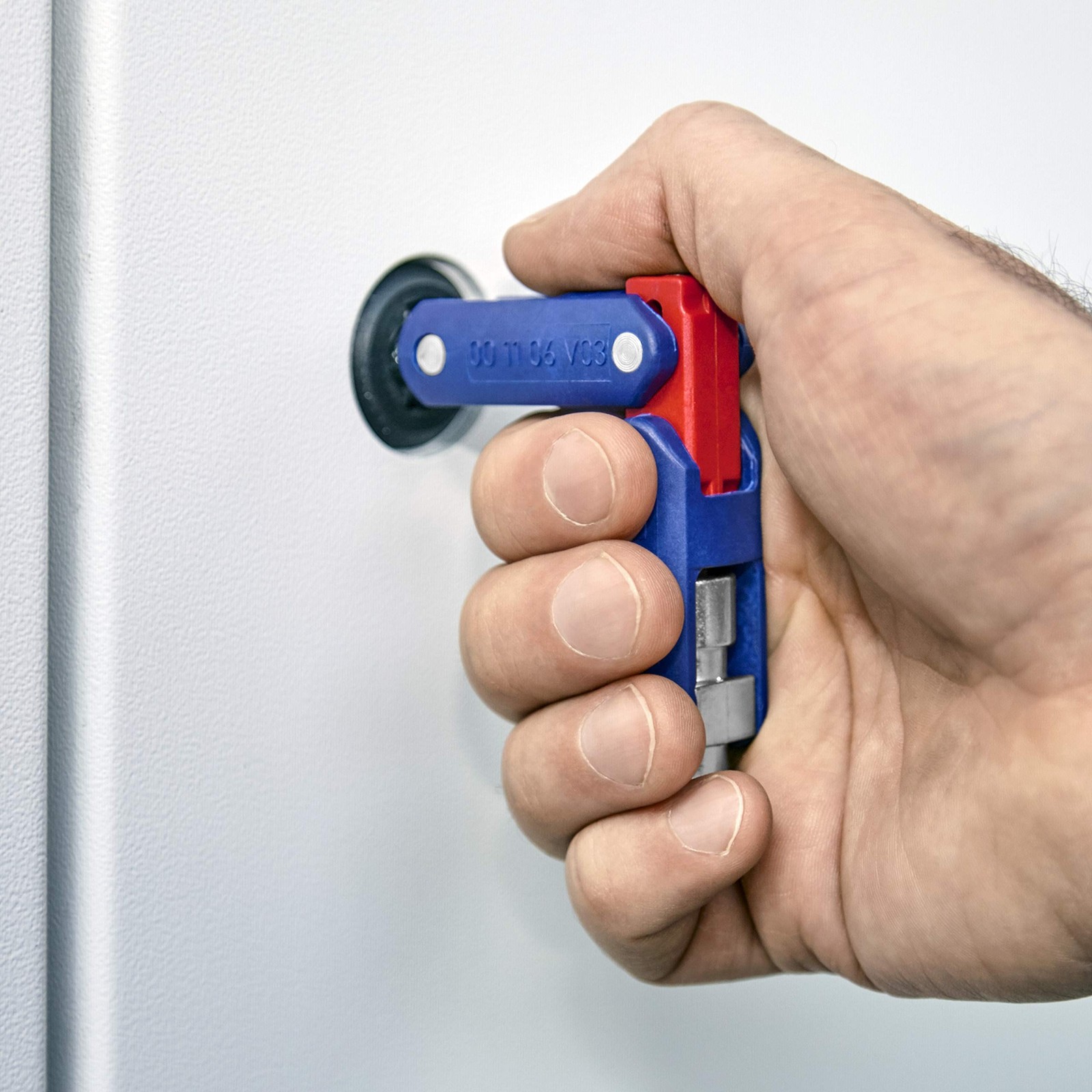 Tools 00 11 06 v03 Doublejoint Folding Control Cabinet Key