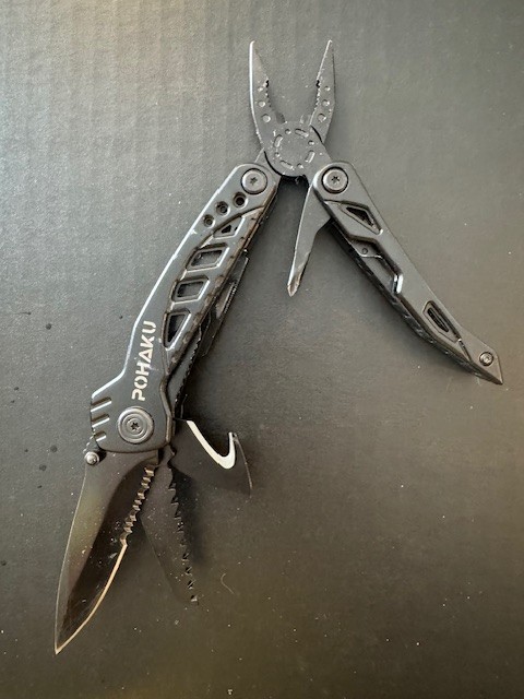 POHAKU BLACK MULTI-TOOL WITH PLIERS, KNIFE, SAW, FILE, SCREWDRIVERS