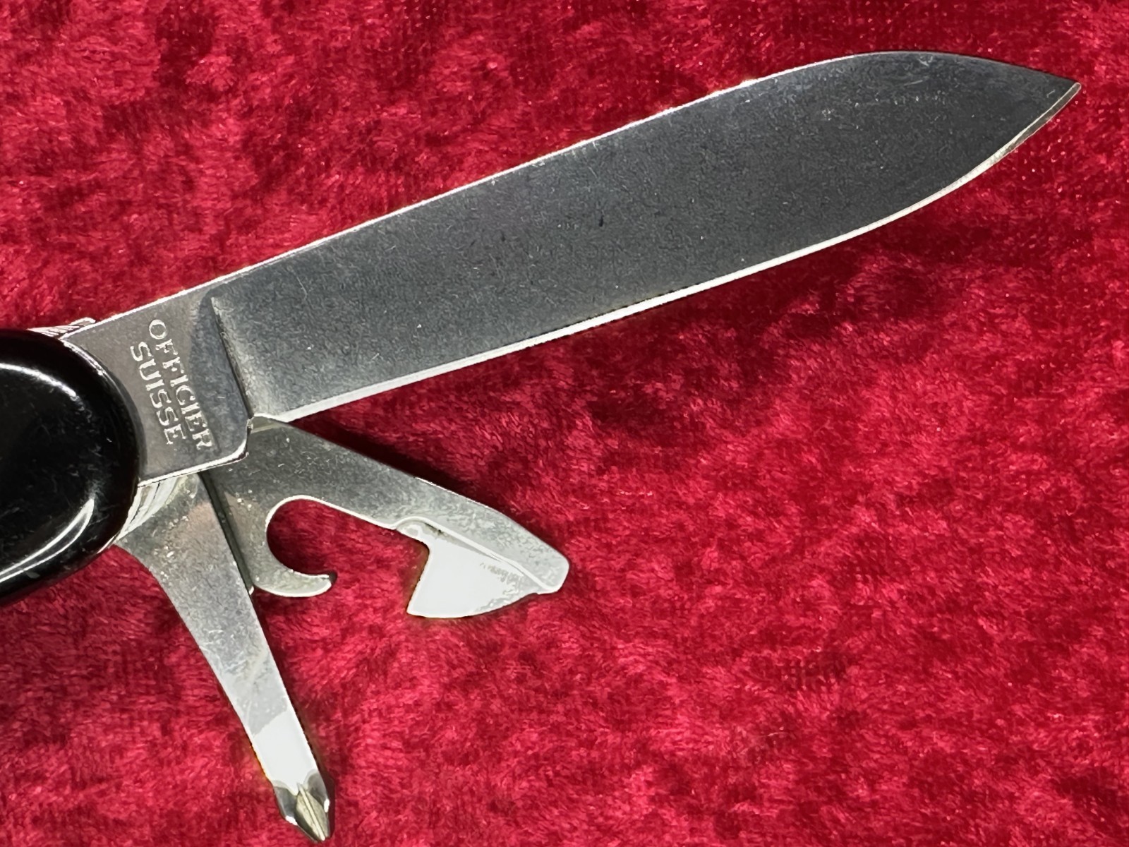 Victorinox SwissChamp Black Swiss Army Knife 91mm 22 Tool 8 Layer (689)