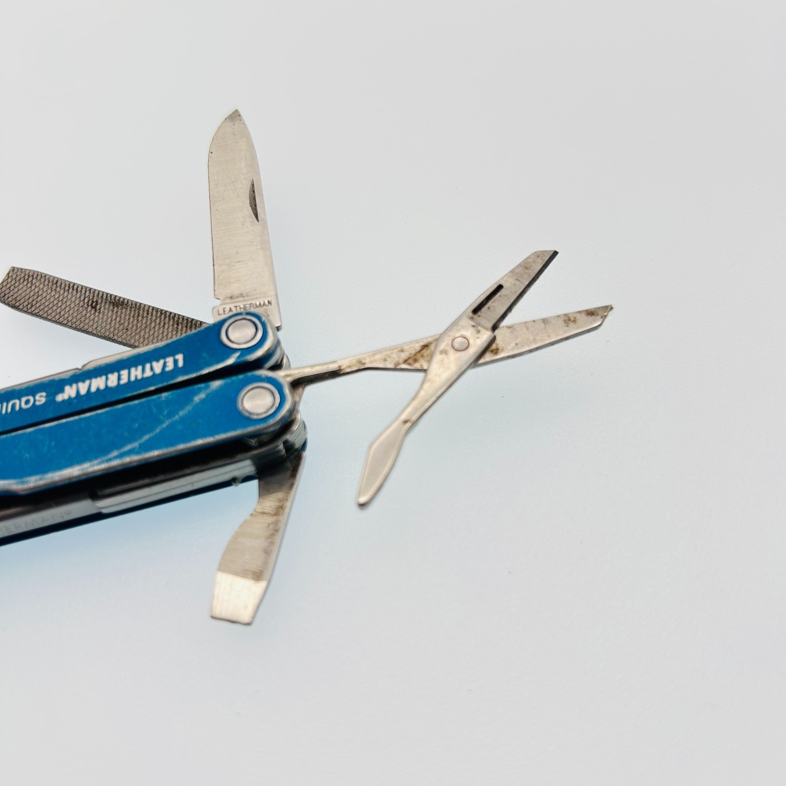 Leatherman Squirt PS4 BLUE – 8-in-1 Keychain Multi-Tool Discontinued (CODE19)