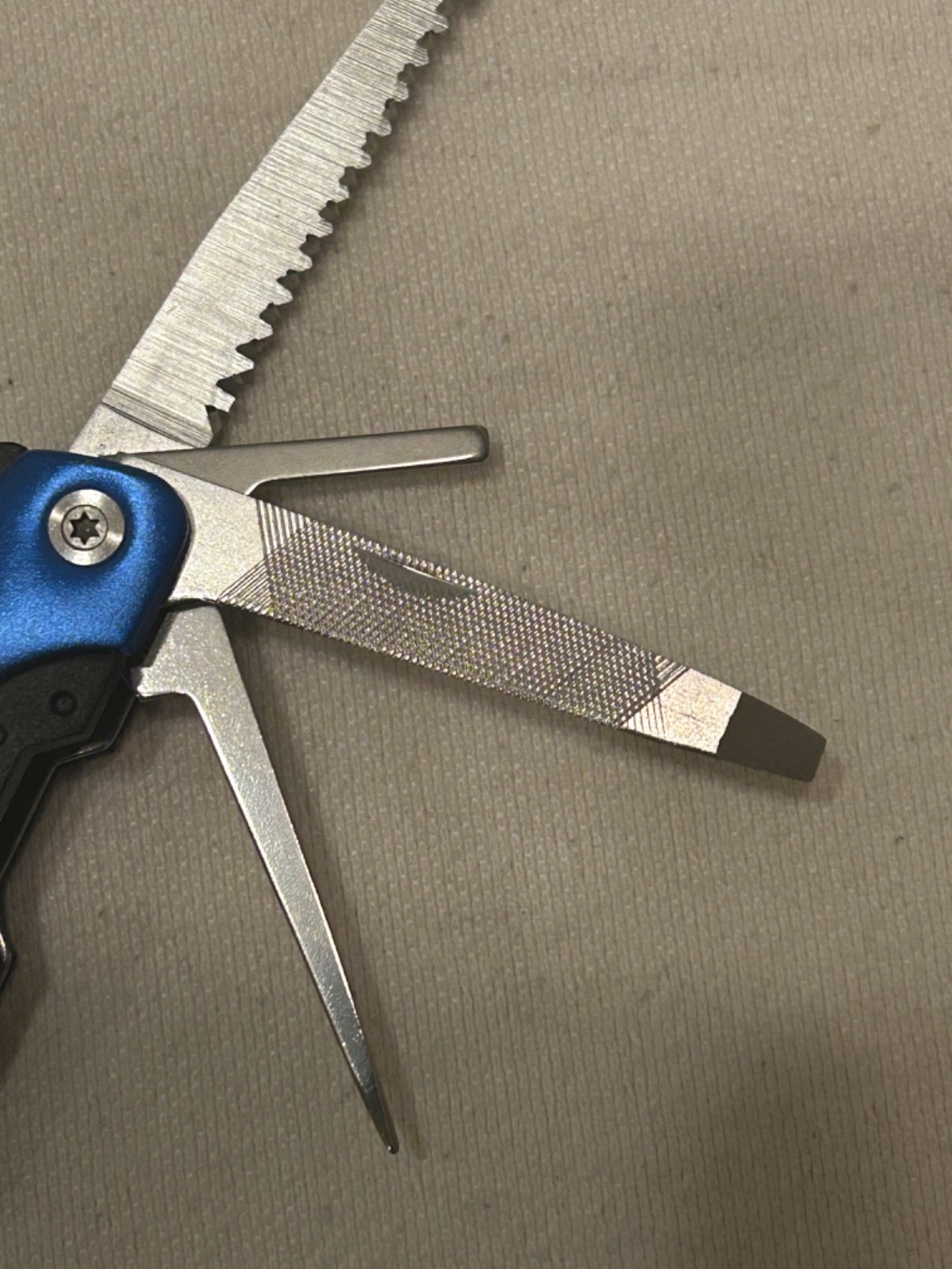 Quarrow Blue Multi-Tool 9 Tools Knife Pliers File Screwdrivers Leatherman