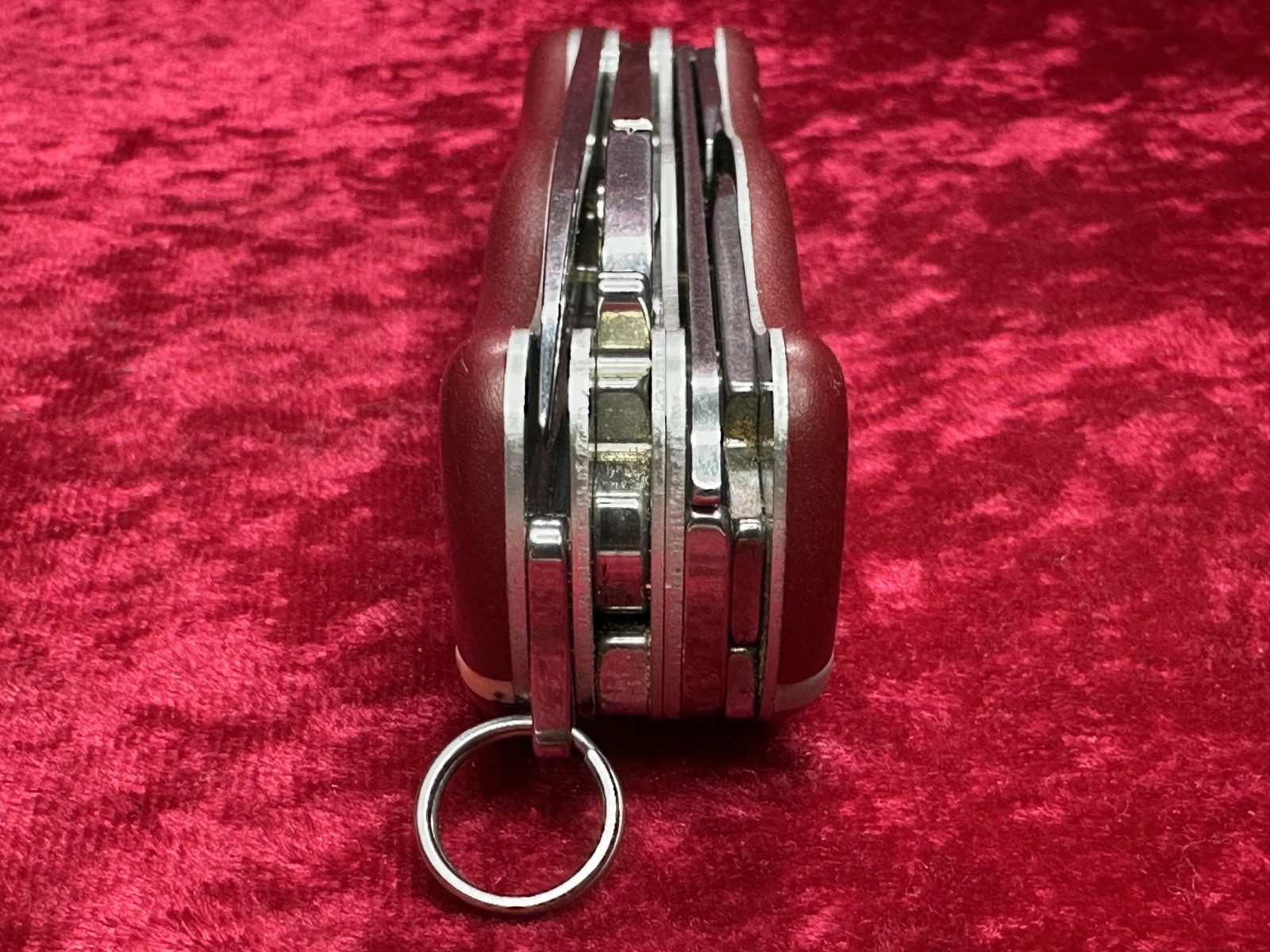 Victorinox Atlas Red Large Swiss Army Knife 111mm 11 Tool 4 Layer (671)
