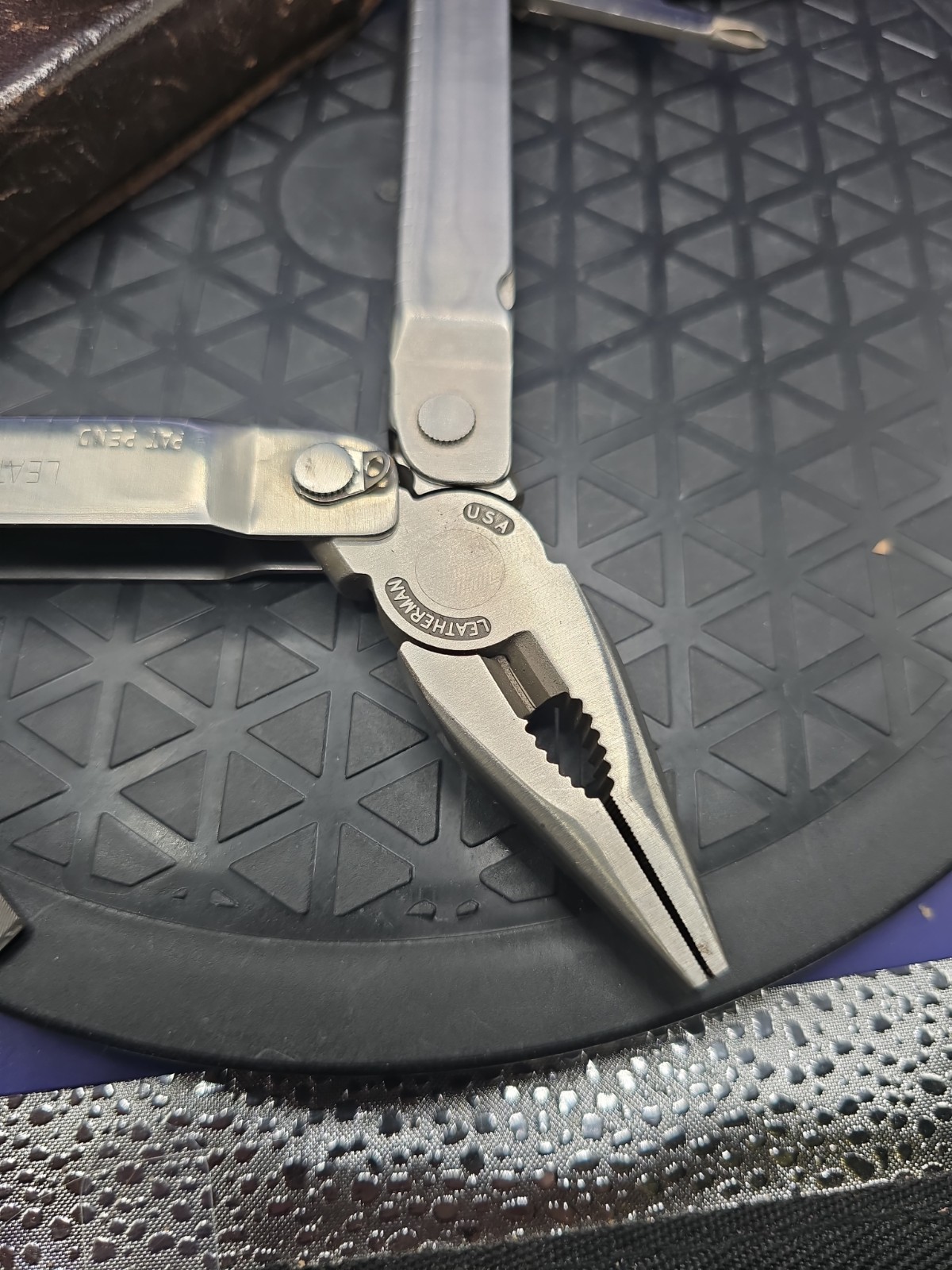 Vintage Leatherman multitool with original case Preowned