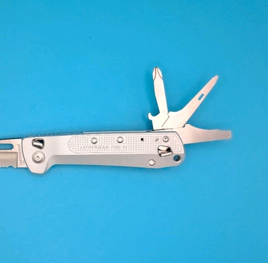 Leatherman Free K2X Pocket Size 8 Tools Stainless Steel Multitool, Silver! NEW!