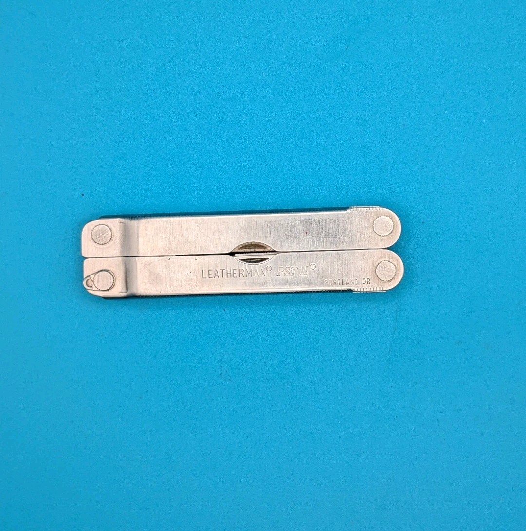Leatherman PST 2 Multi Tool! 09/03 date stamp! Fast Shipping!
