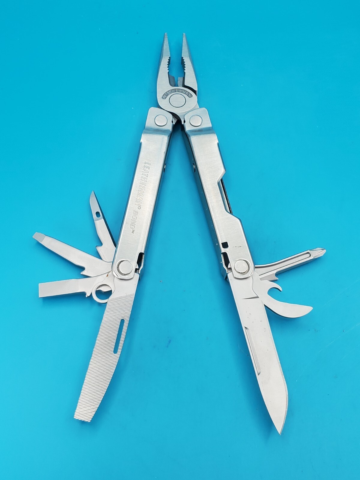 LEATHERMAN Bond Multitool, Stainless Steel Everyday Tool!