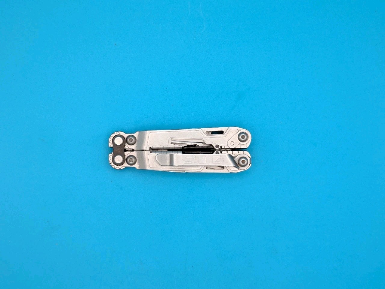 SOG PowerPint Tool Compact Lightweight Silver Multi-Tool!