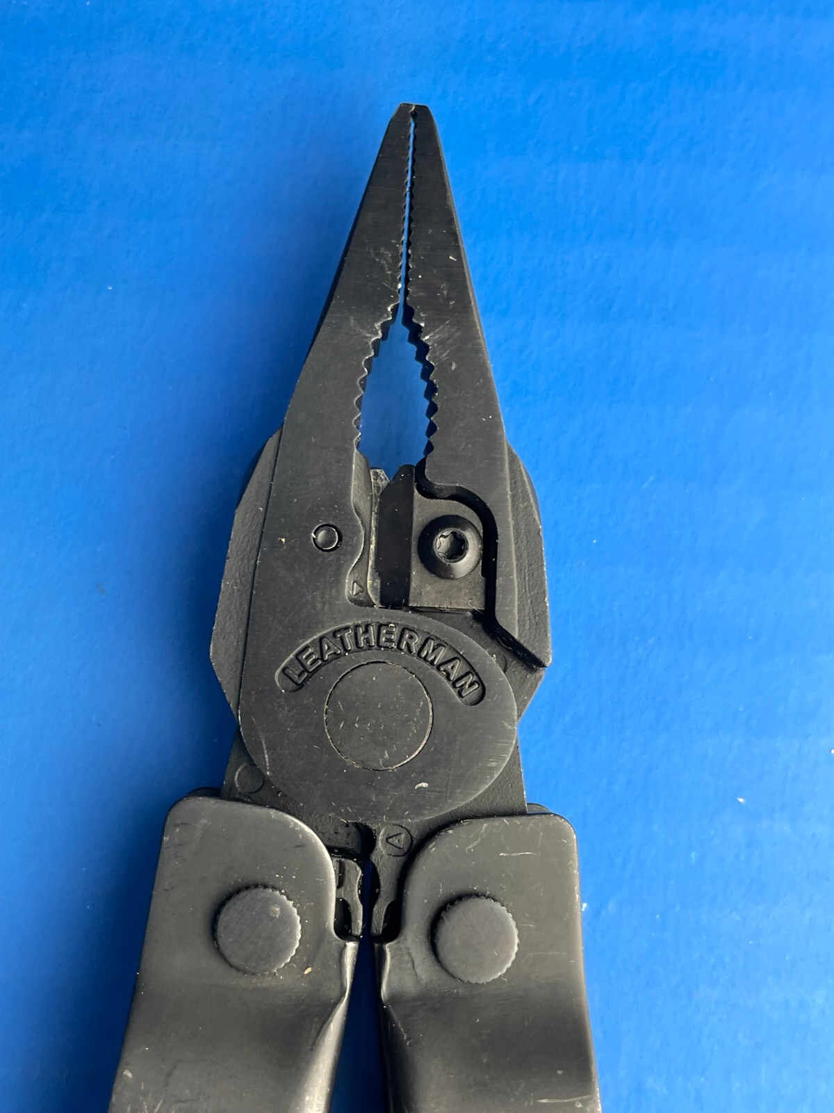 Leatherman Super Tool 300 Multi-Tool multi tool Black Oxide