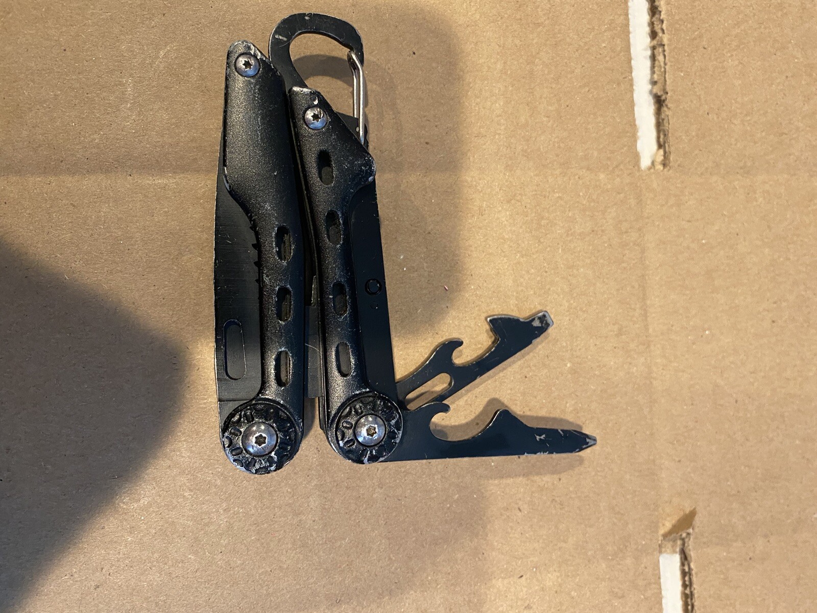 TG multi tool with caribiner