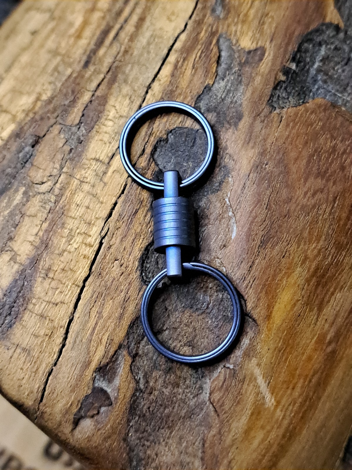 Pro Mini Series Anodized Titanium Swivel With 16mm Titanium Keyrings