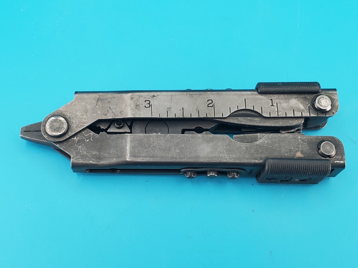 Gerber MP600 Black Oxide Multi-Tool Needle Nose Pliers!