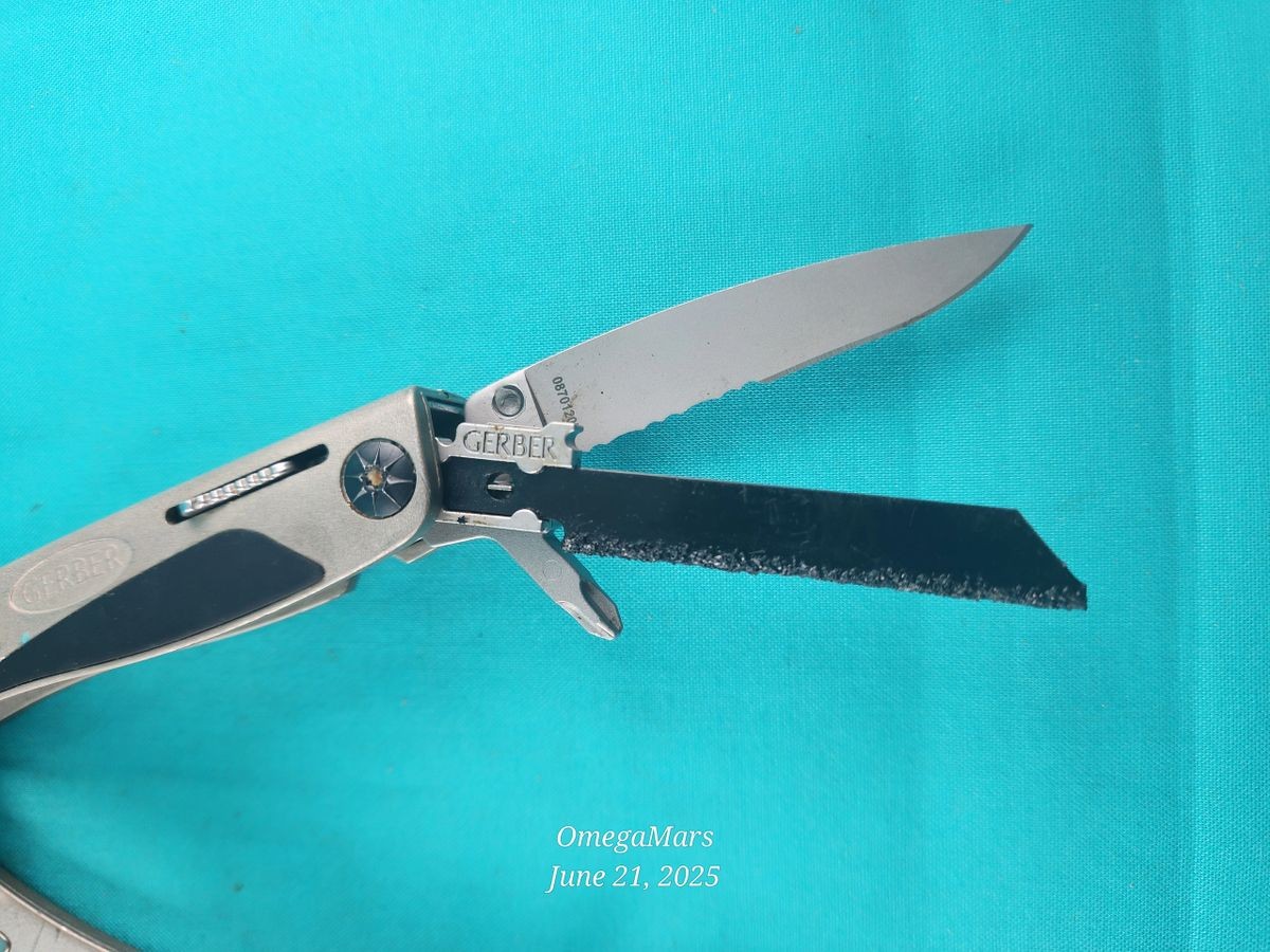 Gerber Legend MP 800 #L8 Light usage on pliers.