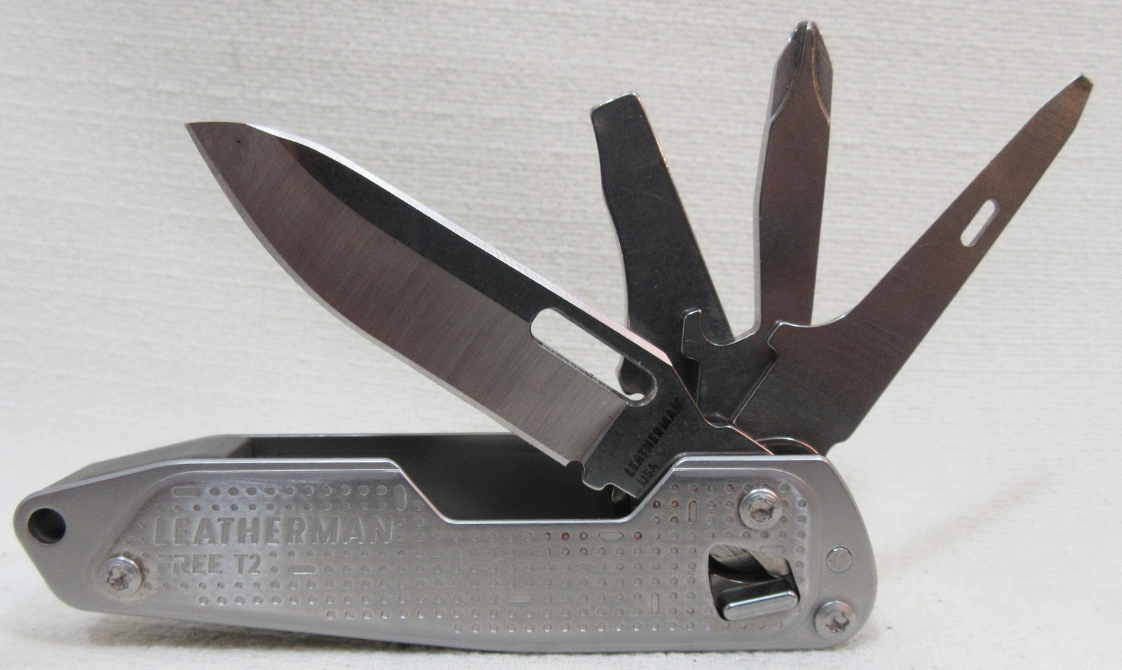 Leatherman FREE T2 Pocket Knife Multi-Tool Stainless Steel