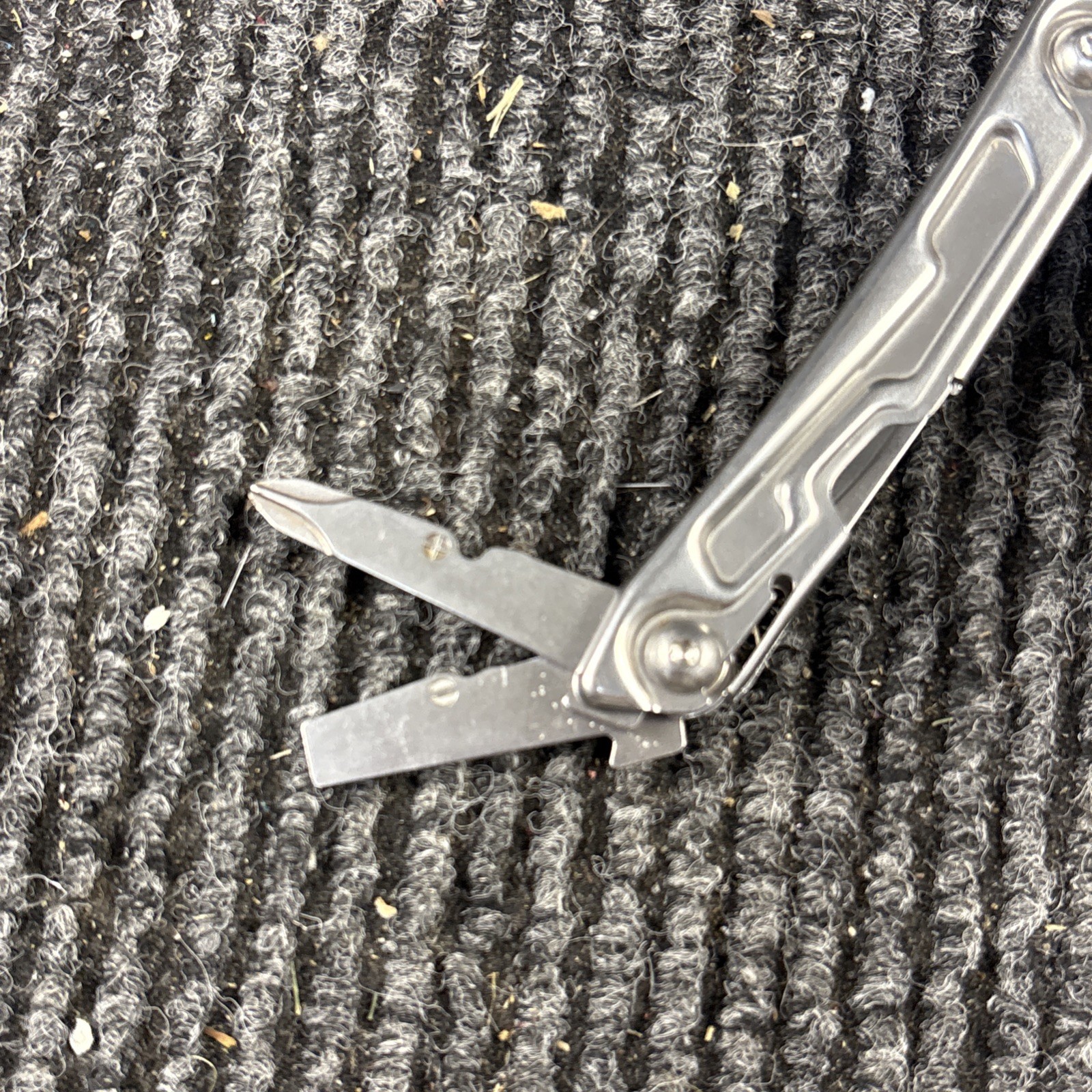 Leatherman Rev 3.8″ Multi-Tool, Stainless! USED (050)