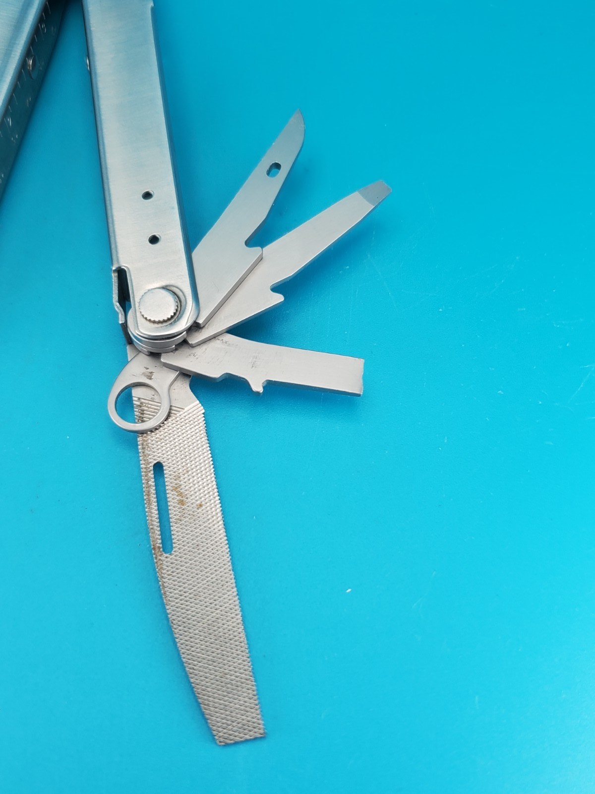 LEATHERMAN Bond Multitool, Stainless Steel Everyday Tool!