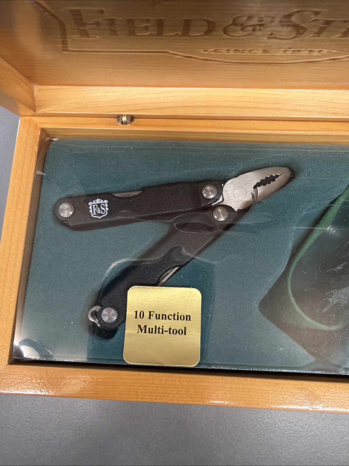 Field & Stream Multi Tool 10 Function In Wooden Box Bt17