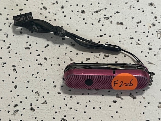COLUMBIA 10-Function Pocket Tool- Knife -Scissors- LED Flash-Light needs battery