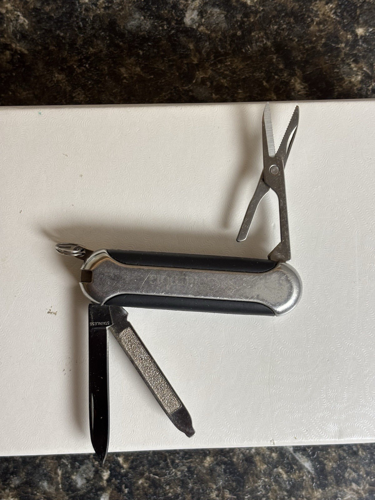 Columbia Multi-Function Pocket Tool- Knife – Scissors