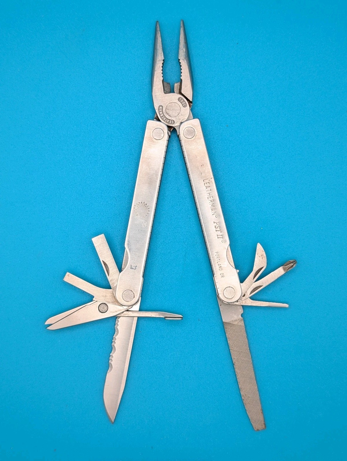 Leatherman PST 2 Multi Tool! 04/03 date stamp! Fast Shipping!