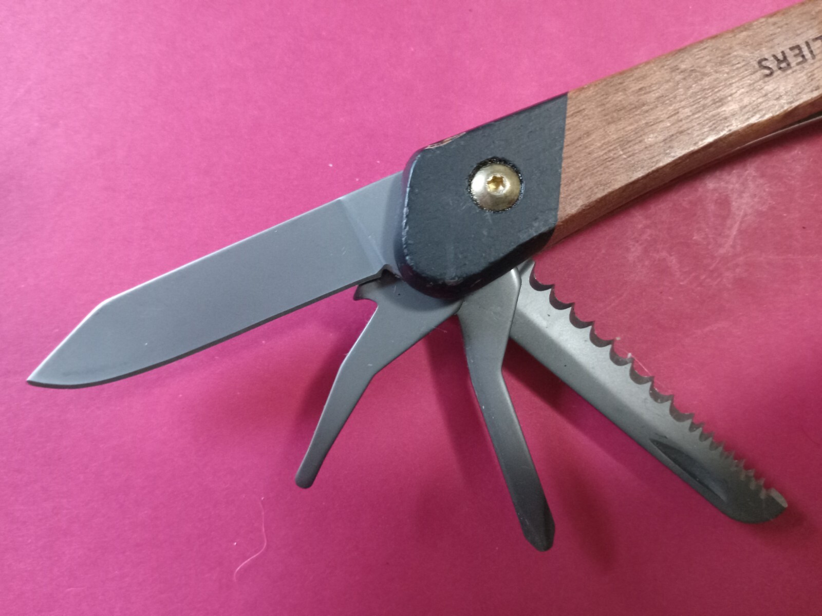 New Gentlemen’s Hardware Pliers Multi-Tool No 627 