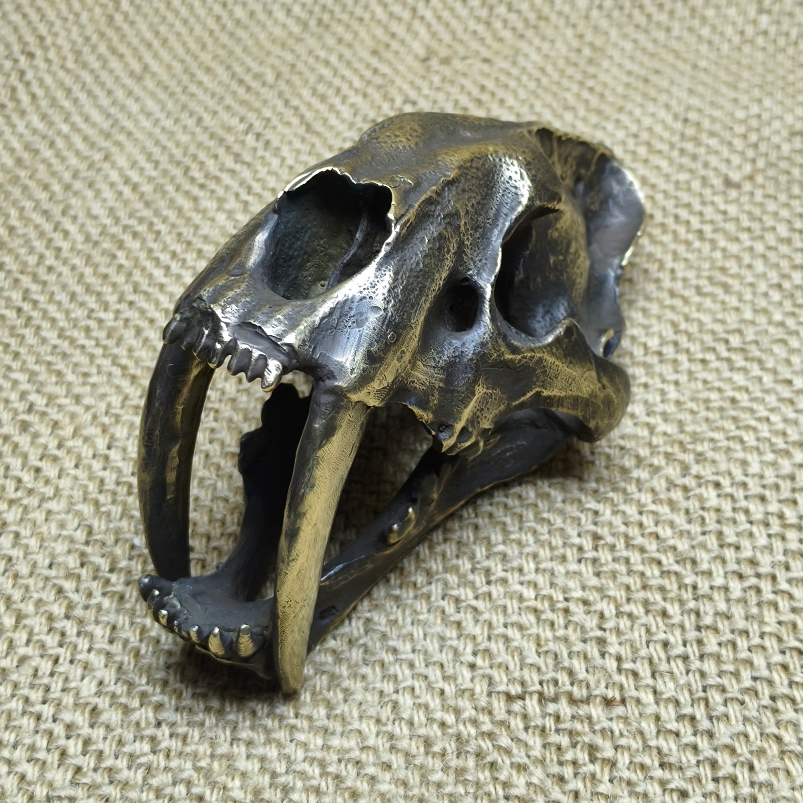 Brass copper saber tooth tiger ornament Artistic handcraft cast feline animal