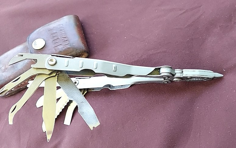 Schrade USA Tough Tool ST1 Multi-Tool Pliers Knife w Leather Sheath Nice!