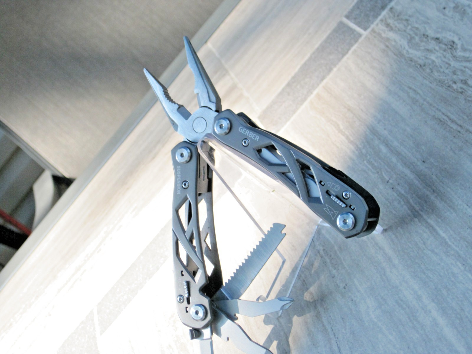 GERBER “SUSPENSION” Multitool, 10-tools