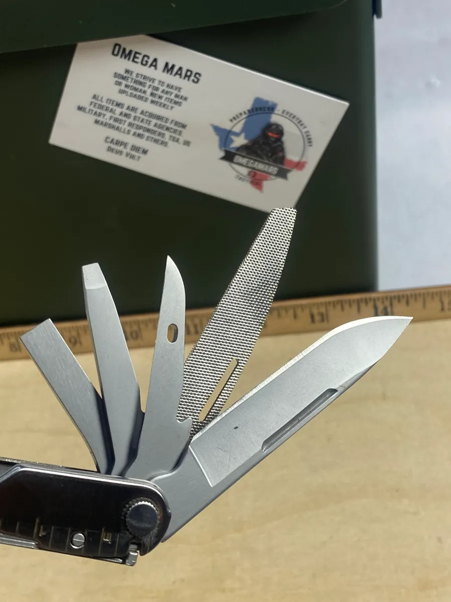 Leatherman Rebar #R6. Minimal usage. (MSRP $99.95 NEW)