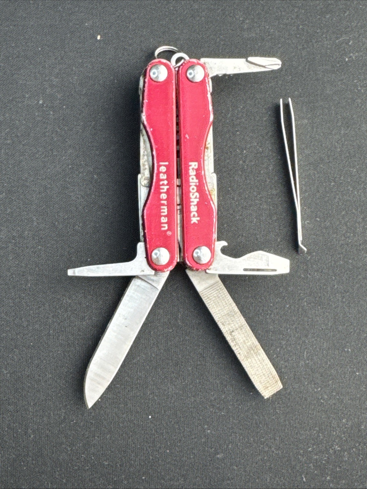 Leatherman Squirt E4 Multi-Tool w/Wire Strippers Radioshack 34042