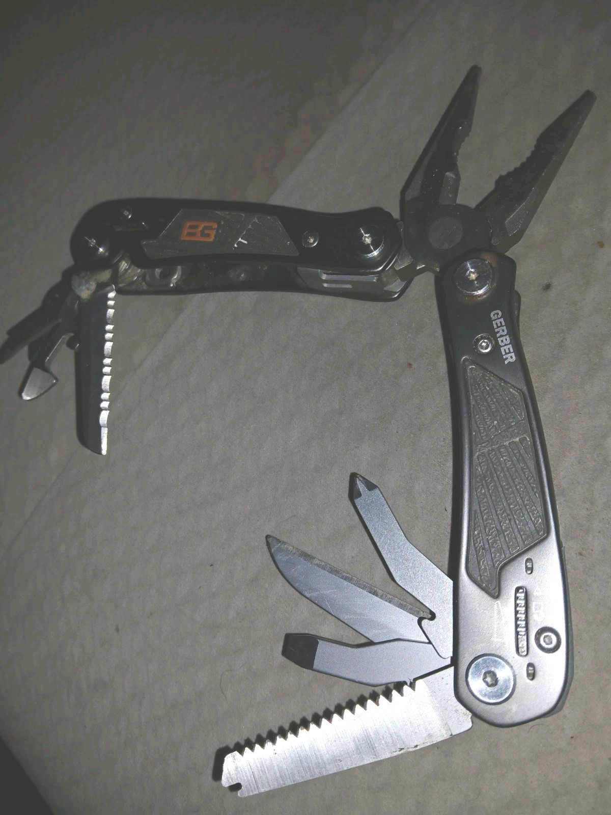 Gerber Bear Grylls Ultimate Gray Stainless Steel Multi-Tool Pliers