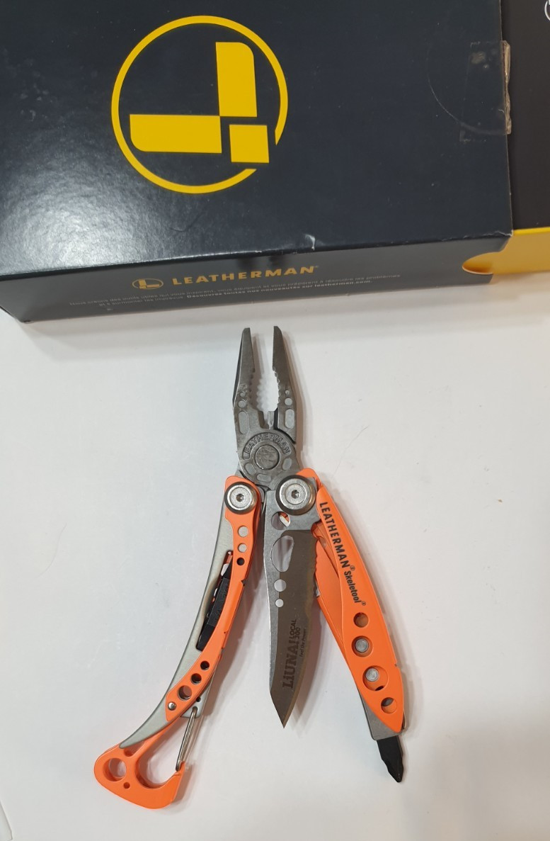 🔥🔥 Leatherman Mini Rare Retired Multi Tool Keychain Size Fold to Full Size
