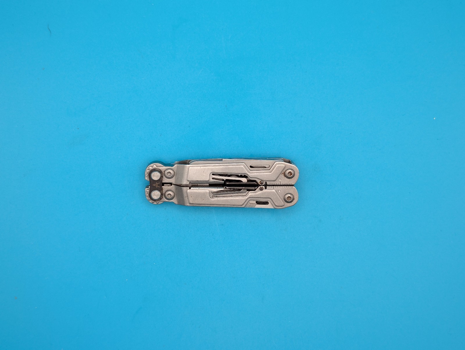 SOG PowerPint Tool Compact Lightweight Silver Multi-Tool!