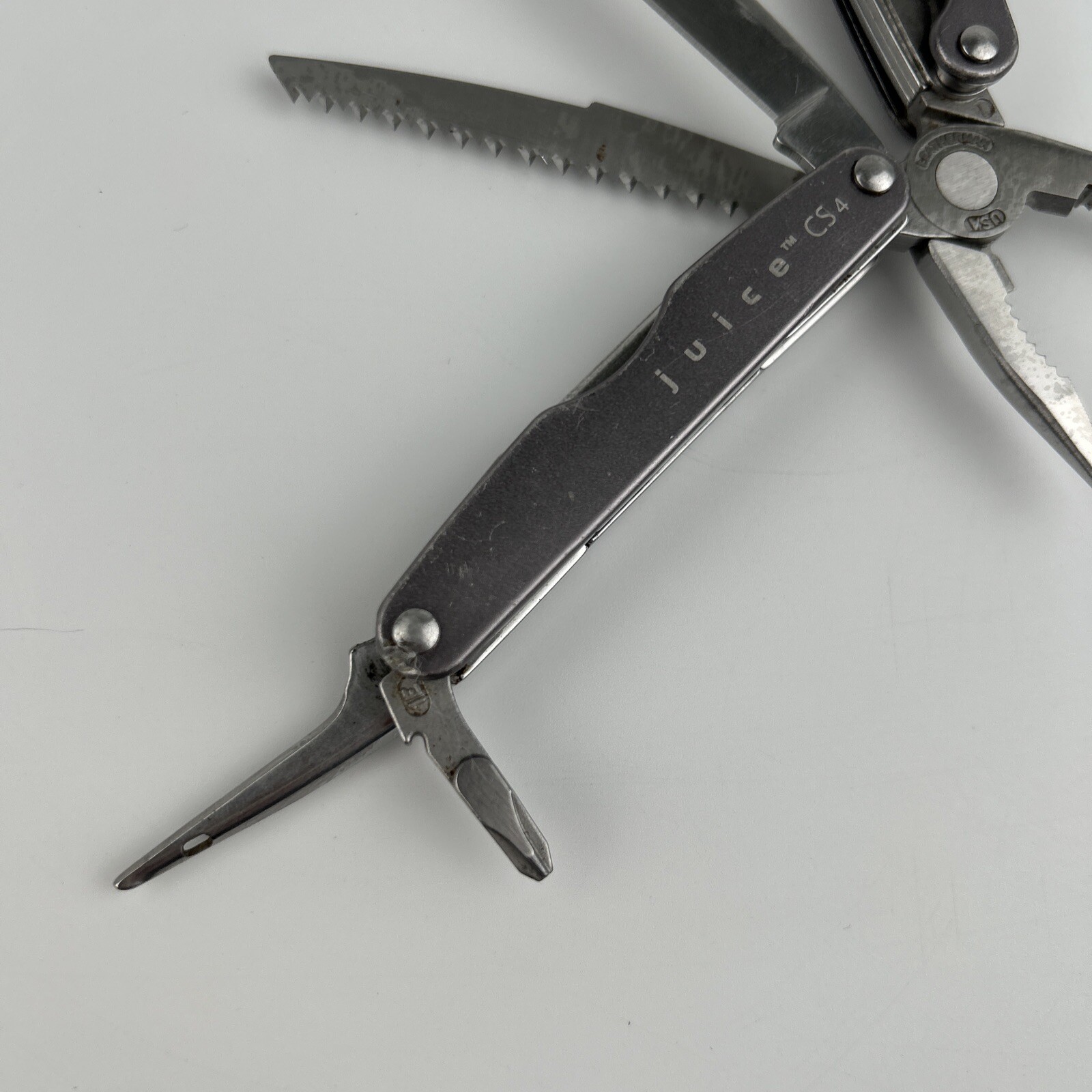 Leatherman Juice CS4 Gray Multitool EDC Fishing Camping Hunting Survival 15 Tool