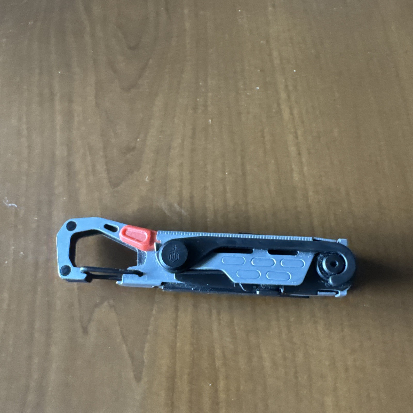 Gerber StakeOut Graphite Multi-Tool 10 Function 9 Tools Knife Carabiner (587)
