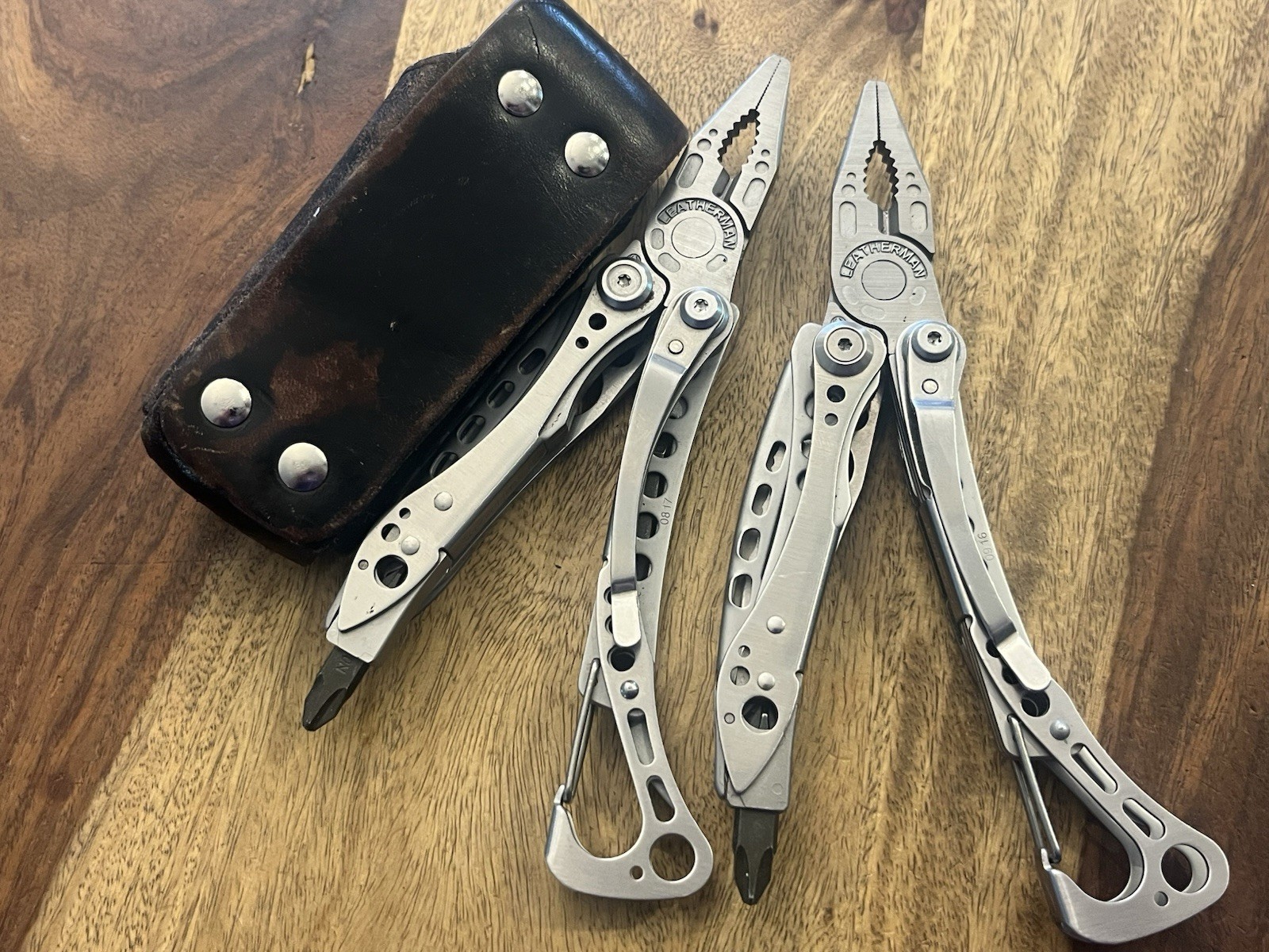 Leatherman Skeletool MultiTools SUPER NICE!! w/Leather Sheath (Lot Of 2)